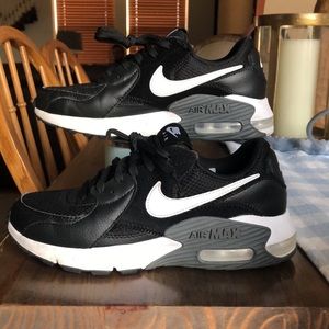 Black Nike Air Max